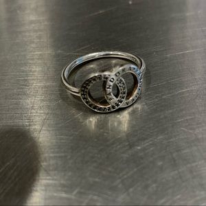 overlapping circle pandora ring